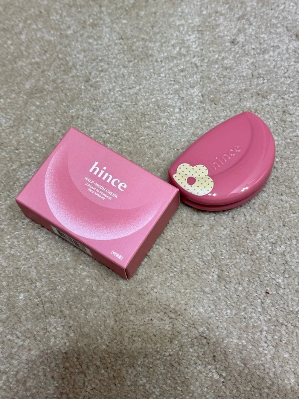 Hinge Half-Moon Cheek Compact